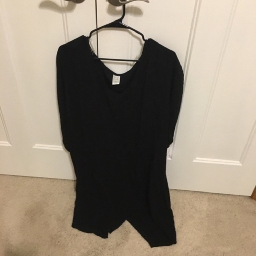 Women’s size small / medium Skye Swimwear black Marici wrinkled rayon coverup